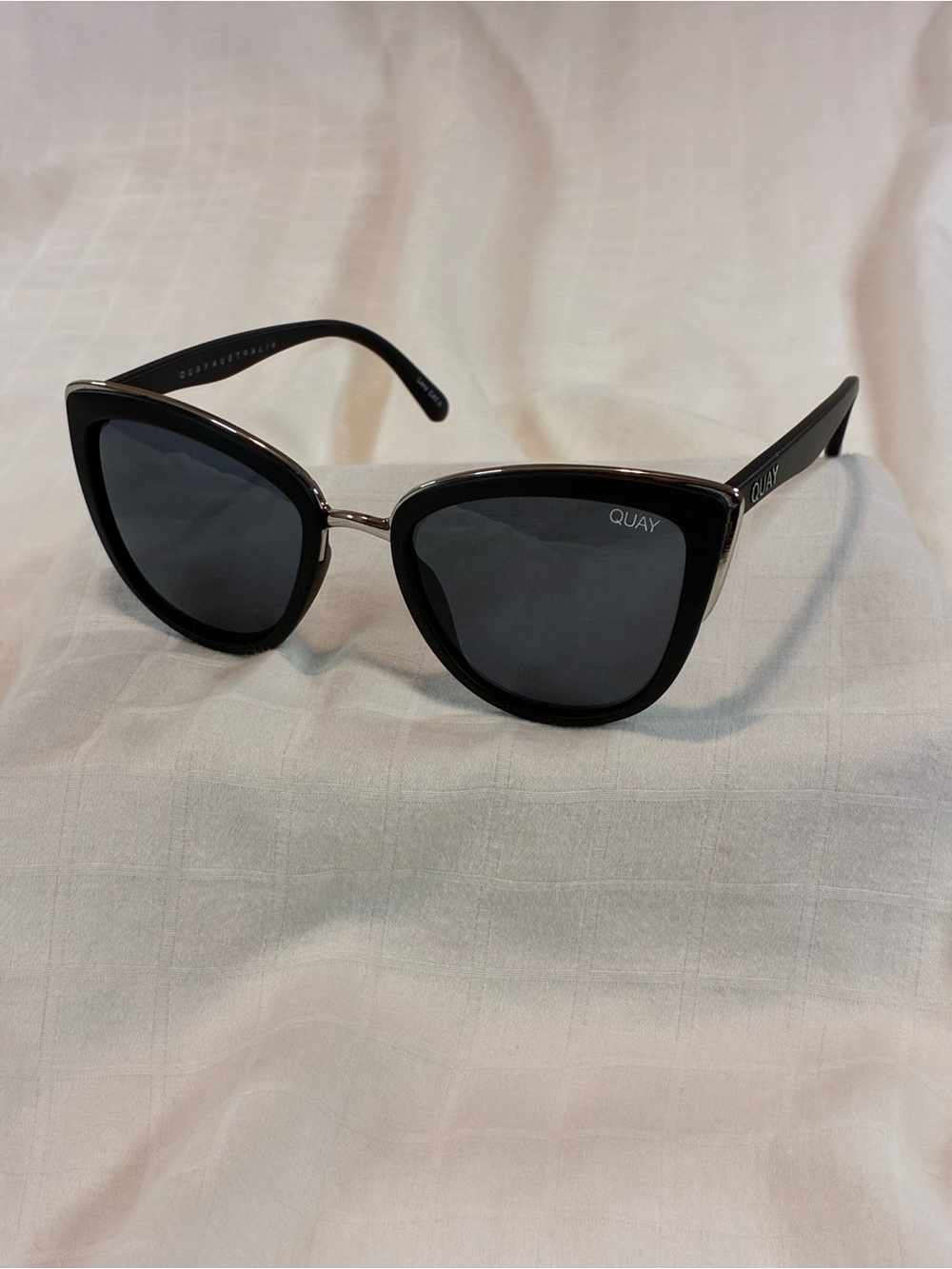 Quay Australia Black Cat-Eye Sunglasses with Dark Lenses